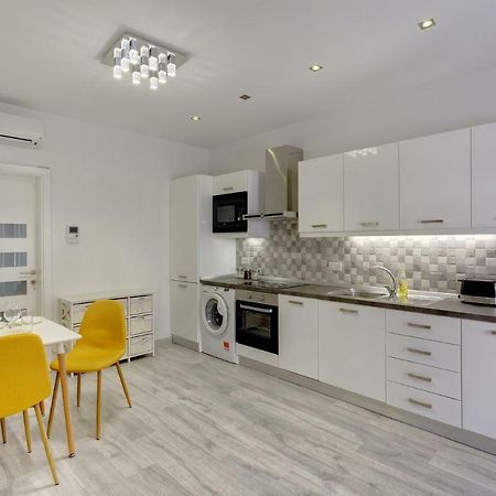 Splendid Apartment, Steps Away From The Sea Sliema Eksteriør billede