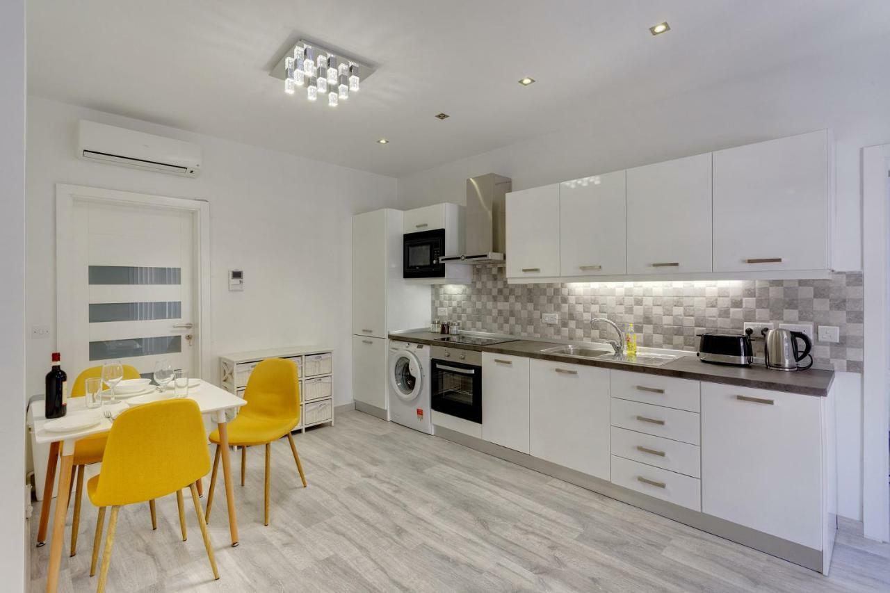 Splendid Apartment, Steps Away From The Sea Sliema Eksteriør billede