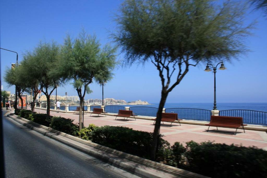 Splendid Apartment, Steps Away From The Sea Sliema Eksteriør billede